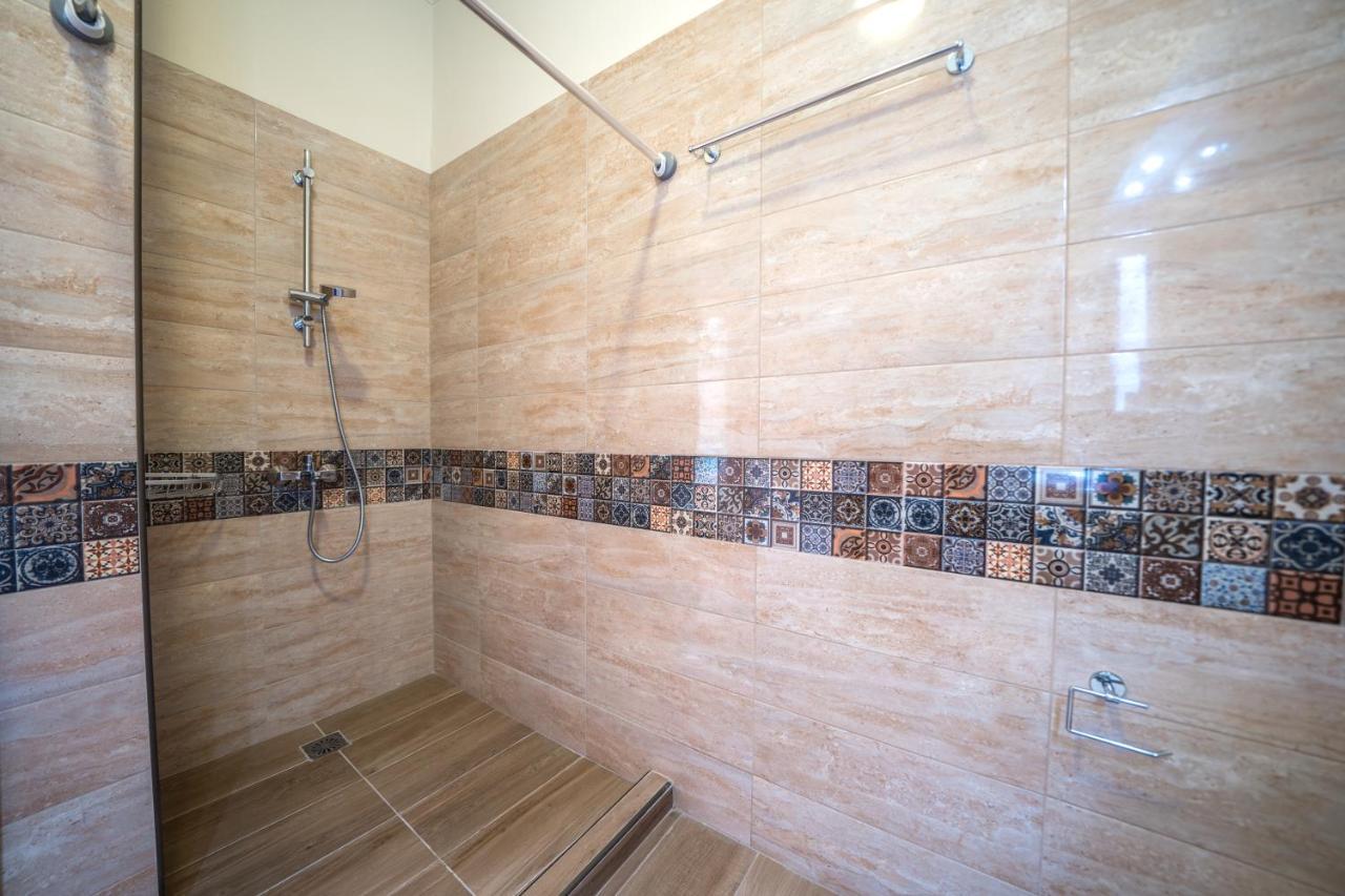 Iro City And Beach Boutique Homes Chania  Bagian luar foto